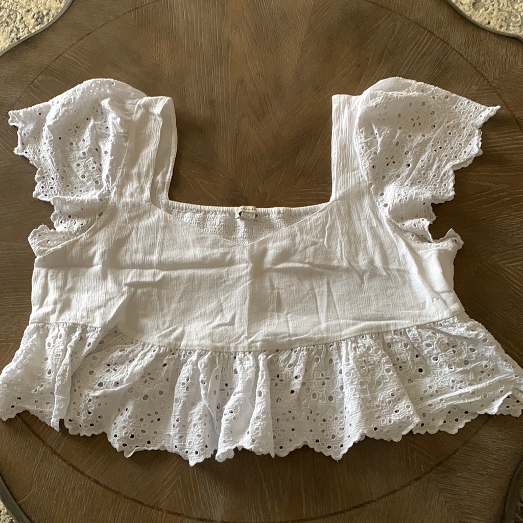 American Eagle White Eyelet Top Size Xl